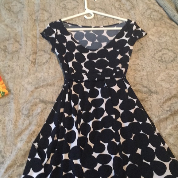 A Pea in the Pod maternity dress - Picture 5 of 5